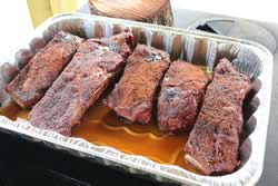 Ribs into pans