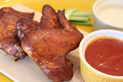 Smoked hot wings, served up