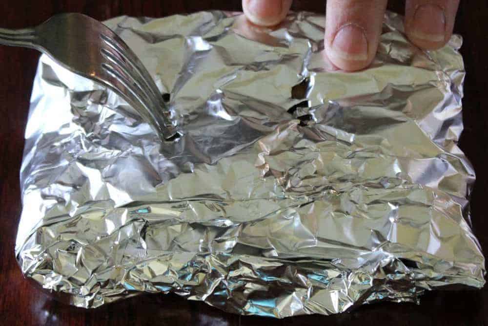 Shaking tinfoil can generate electricity